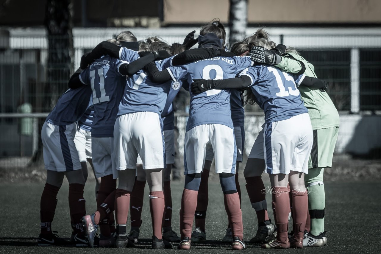 Bild 147 - B-Juniorinnen Halbfinale SVHU - Holstein Kiel : Ergebnis: 3:0